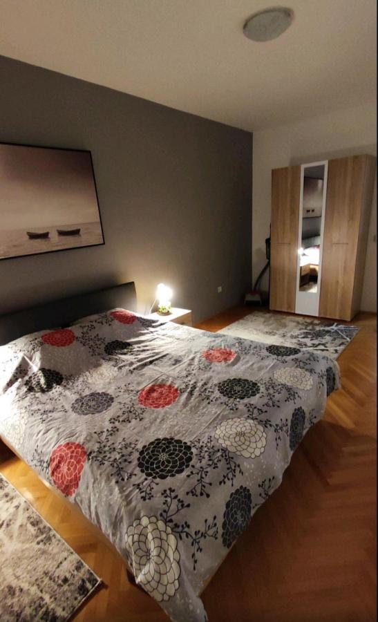 Boris Apartmani Kraljevo Esterno foto